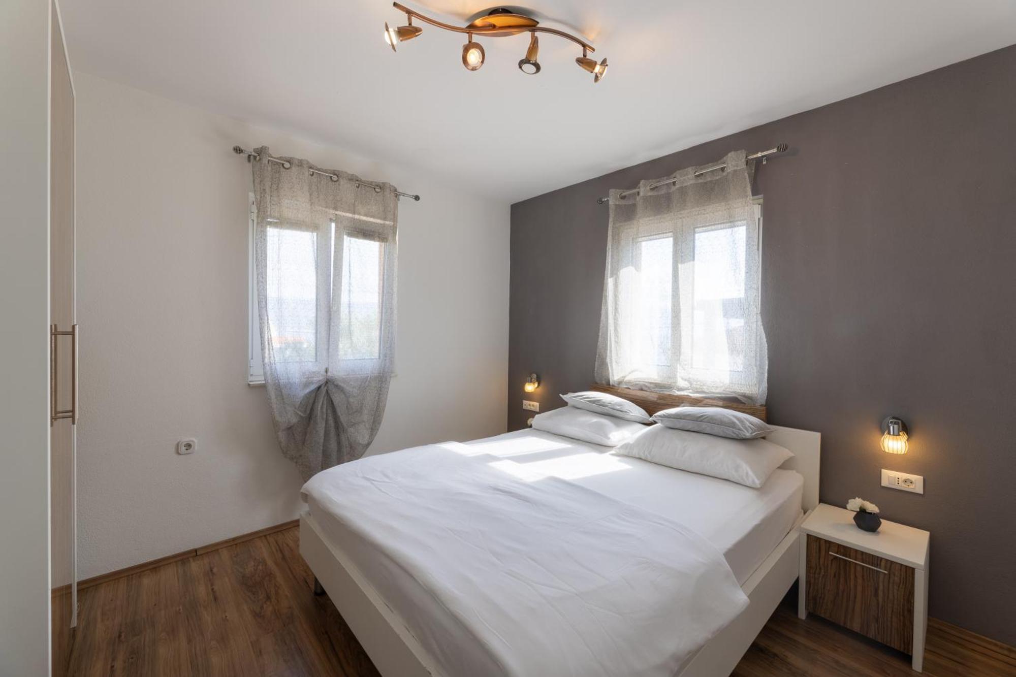 Apartments Belmat Trogir Exterior photo