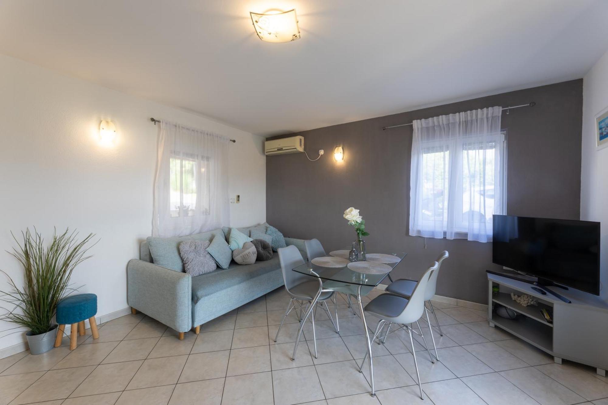 Apartments Belmat Trogir Exterior photo