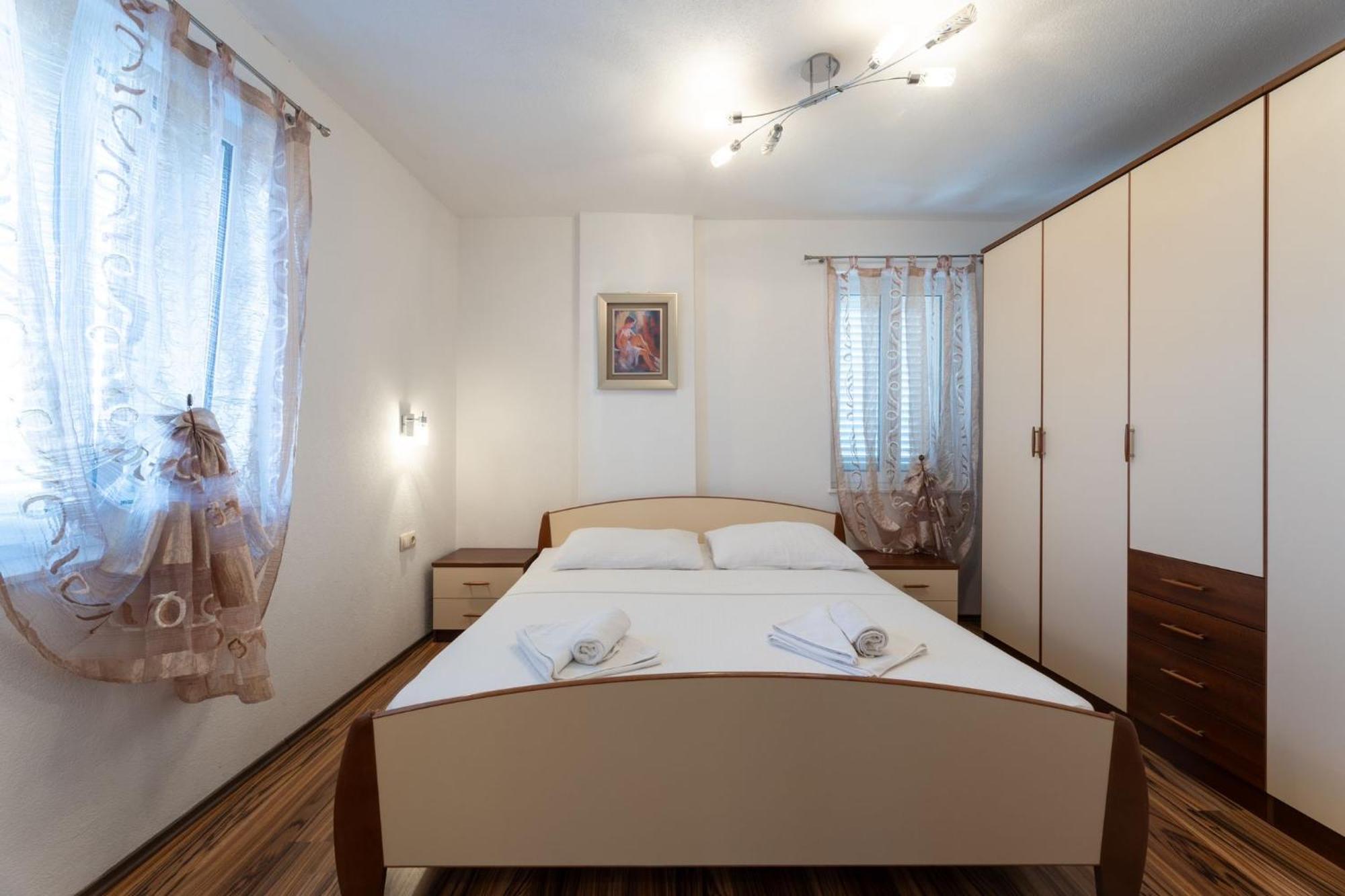 Apartments Belmat Trogir Exterior photo